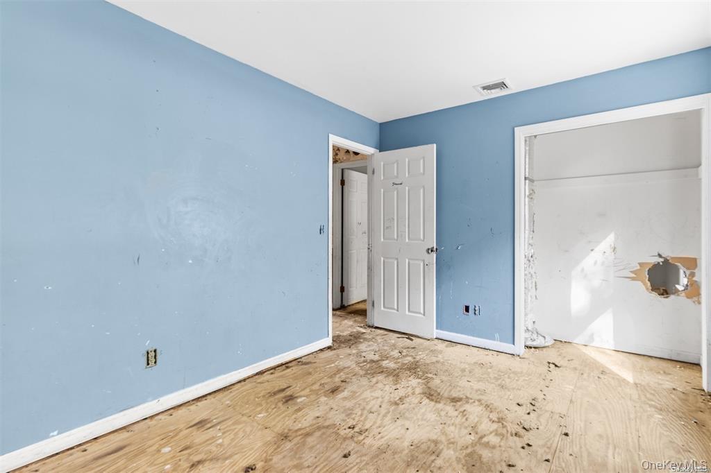 34 Andys Lane, Eastport, NY 11941