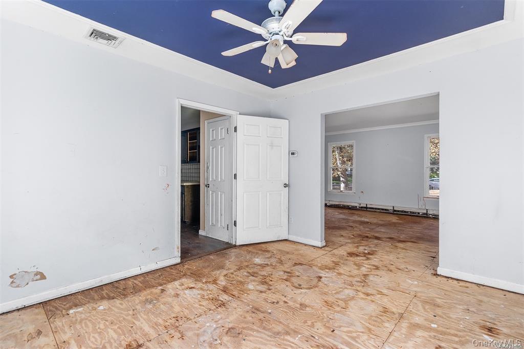 34 Andys Lane, Eastport, NY 11941