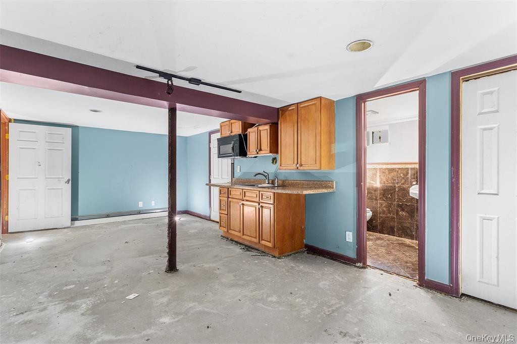 34 Andys Lane, Eastport, NY 11941