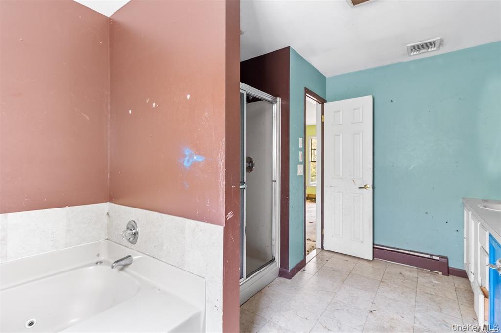 34 Andys Lane, Eastport, NY 11941