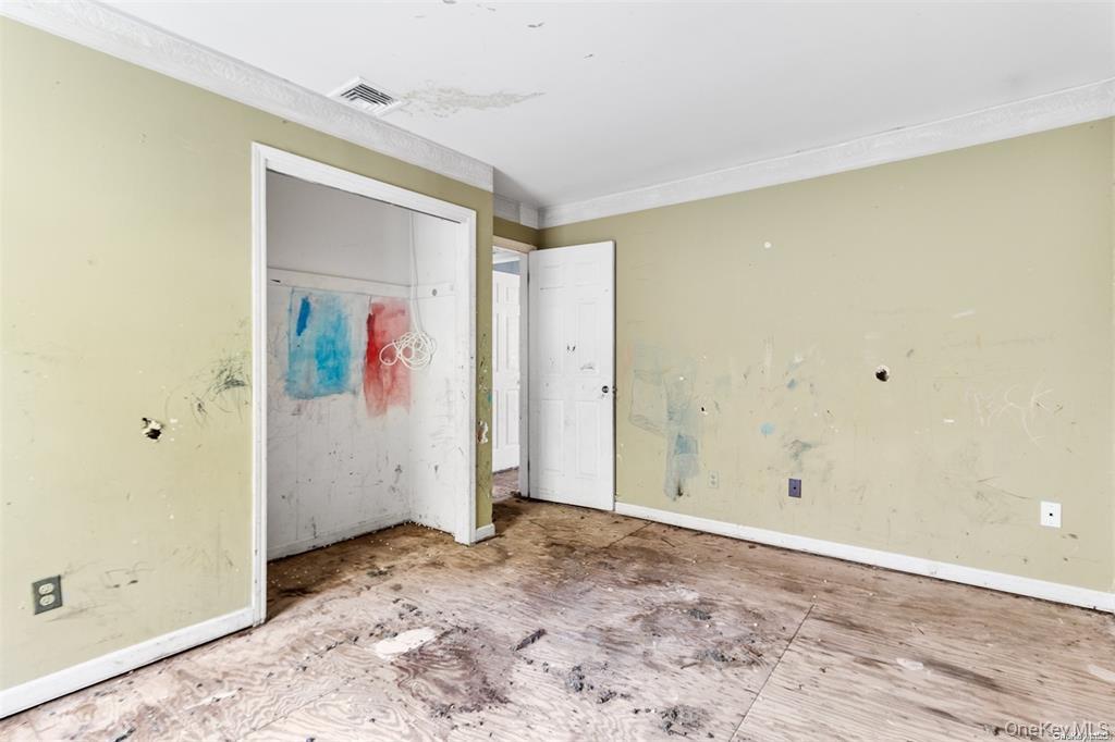 34 Andys Lane, Eastport, NY 11941