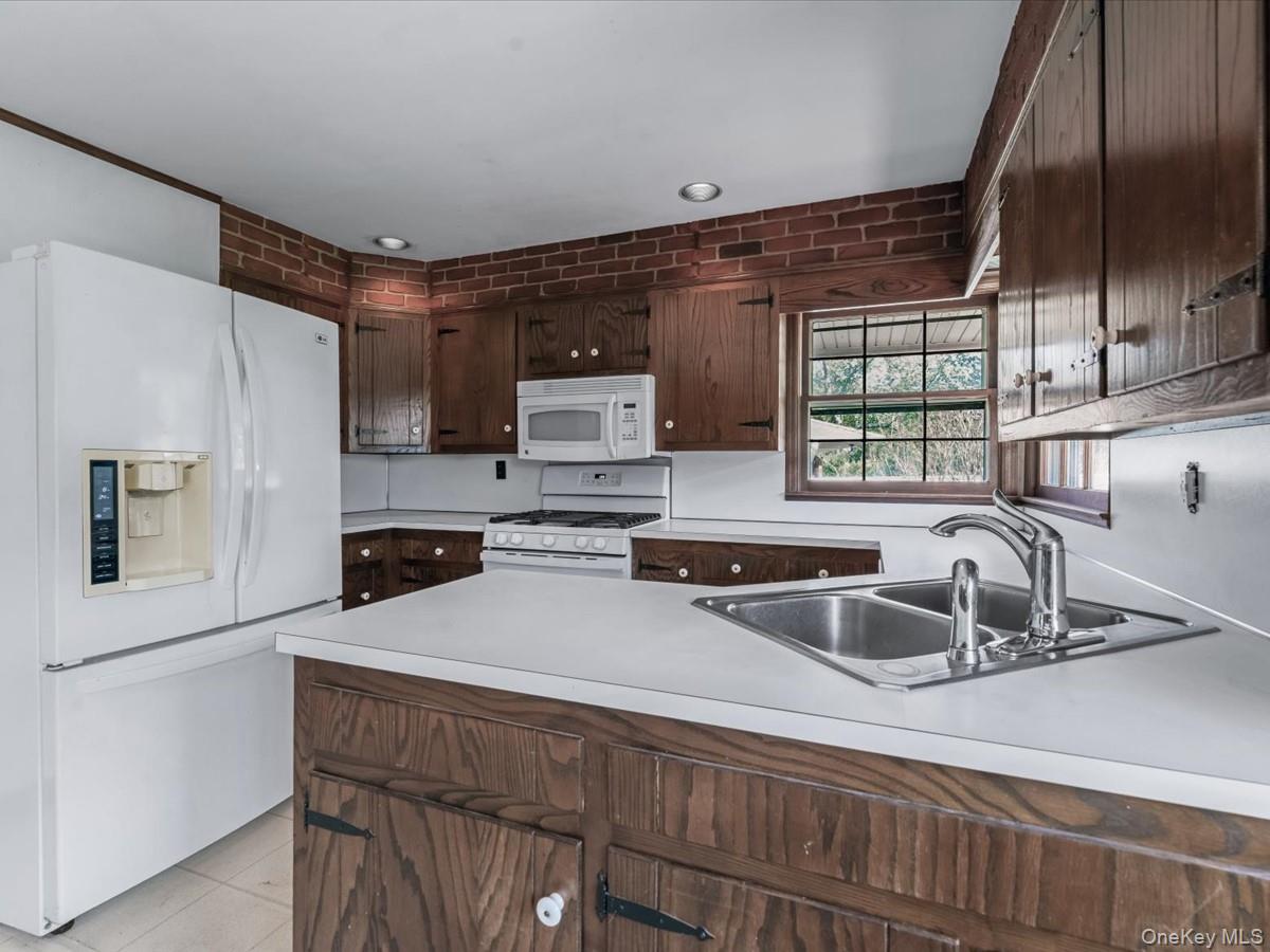 7 Romeo Lane, Commack, NY 11725