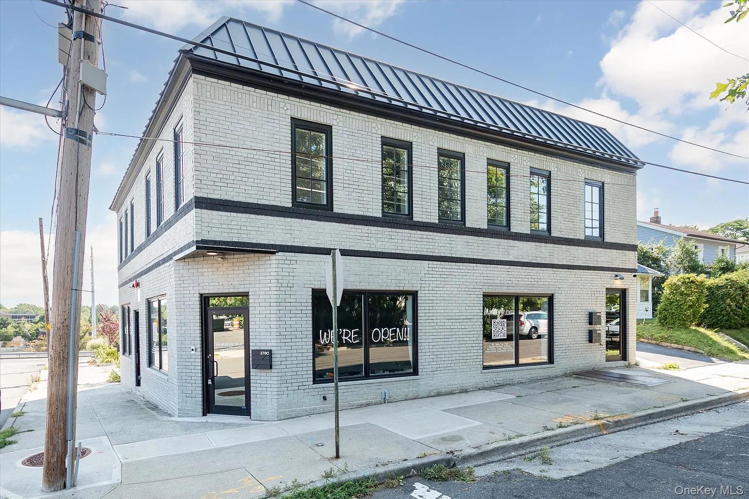 270 Garden Street # b, Roslyn Heights, NY 11577