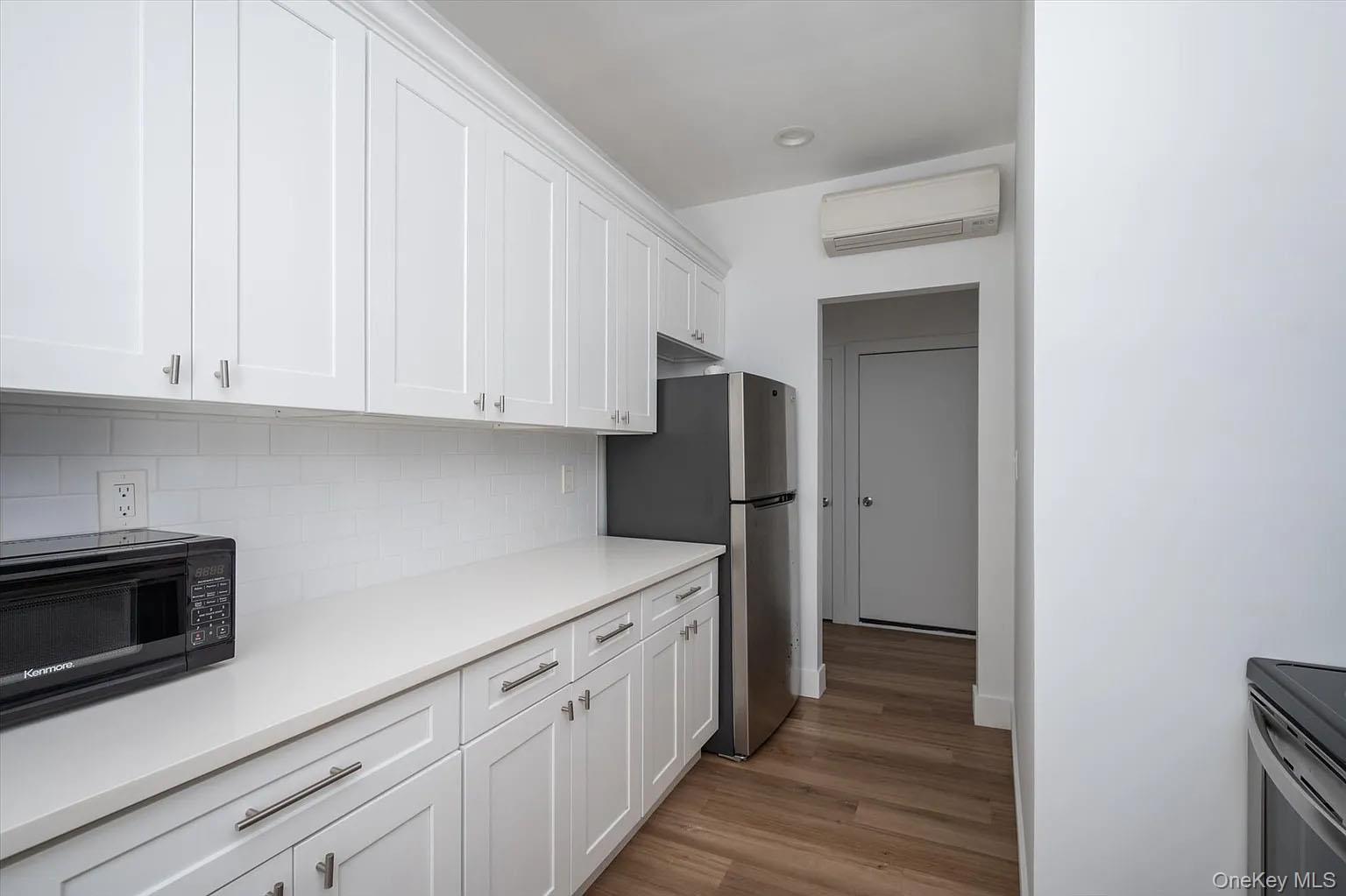 270 Garden Street # b, Roslyn Heights, NY 11577