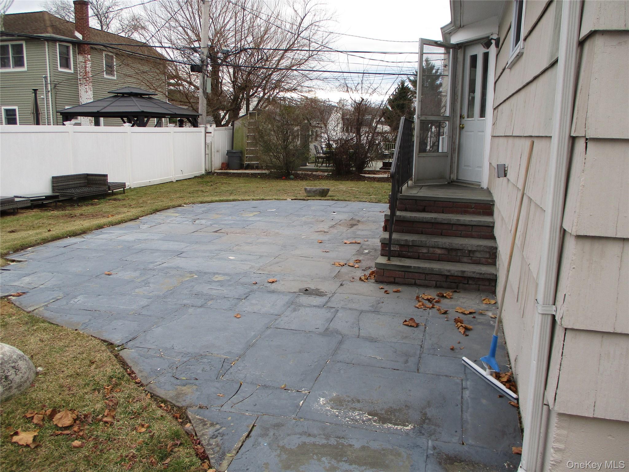 99 N Strathmore Street, North Woodmere, NY 11581