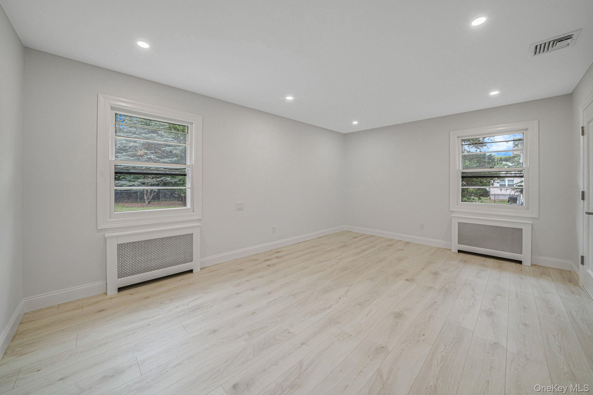 827 Aberdeen Road, Bay Shore, NY 11706