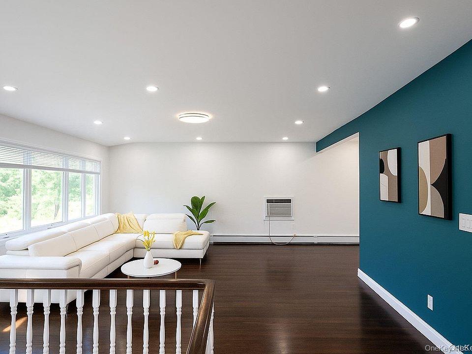 18 Park Drive E, Syosset, NY 11791