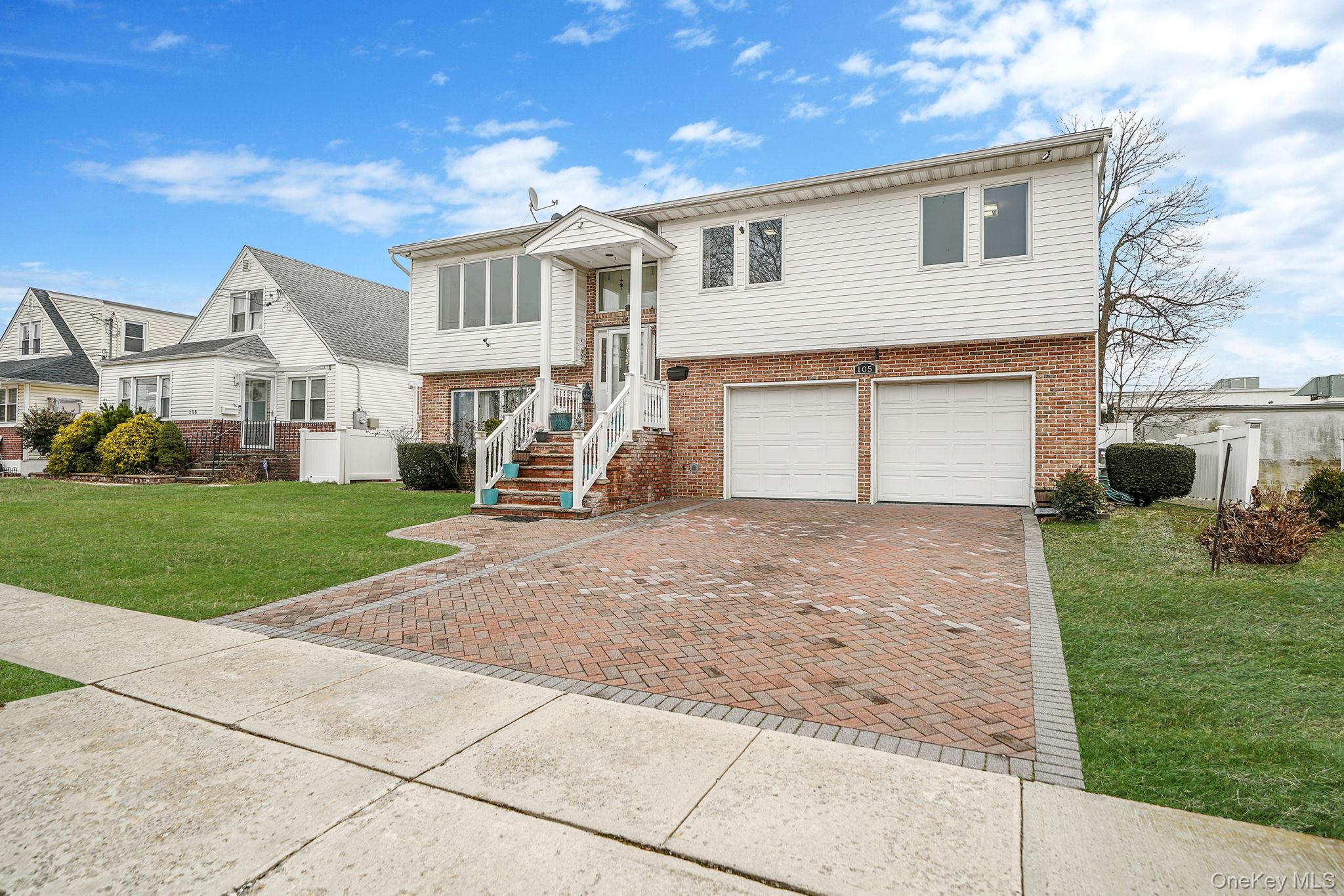 105 Arlington Street, Mineola, NY 11501