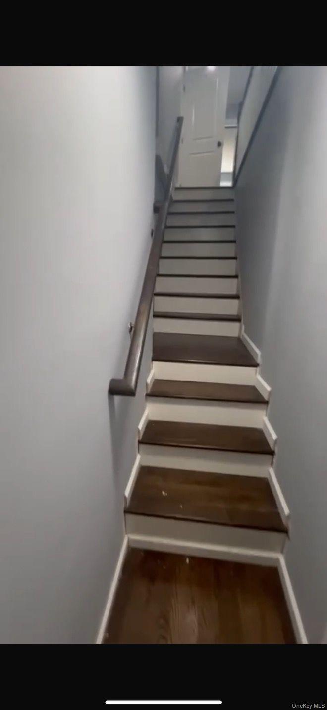 27 Brook Avenue, Bay Shore, NY 11706