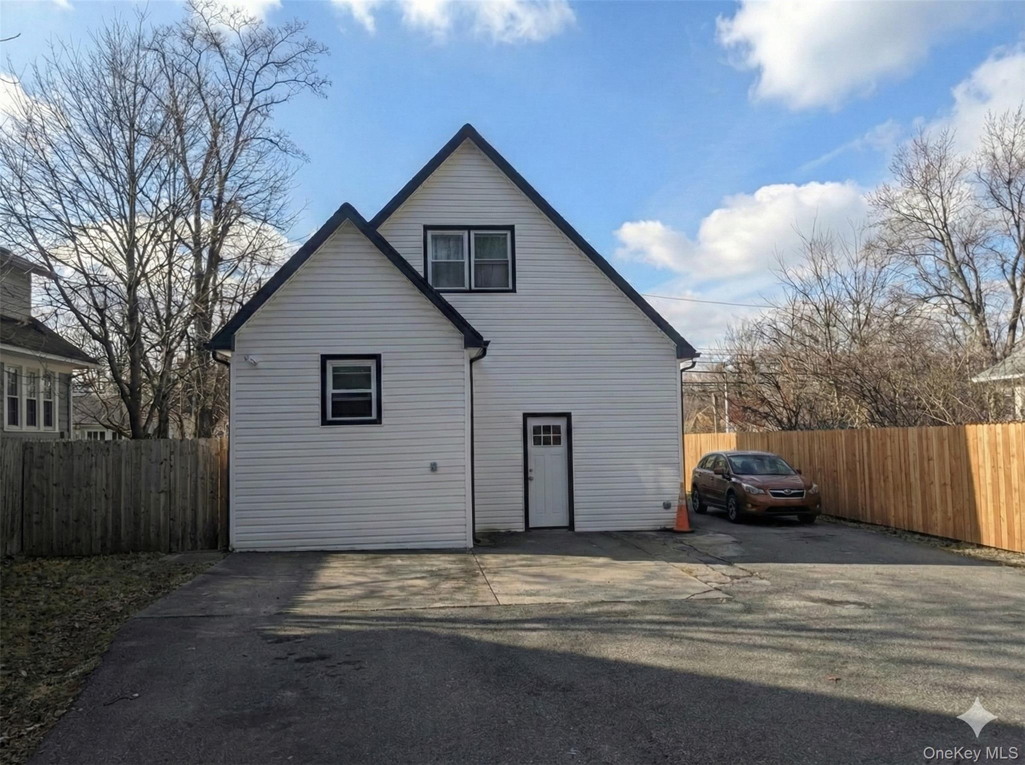 27 Brook Avenue, Bay Shore, NY 11706