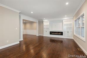 11 Evelyn Court, Syosset, NY 11791