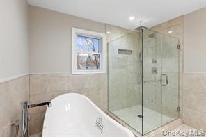 11 Evelyn Court, Syosset, NY 11791