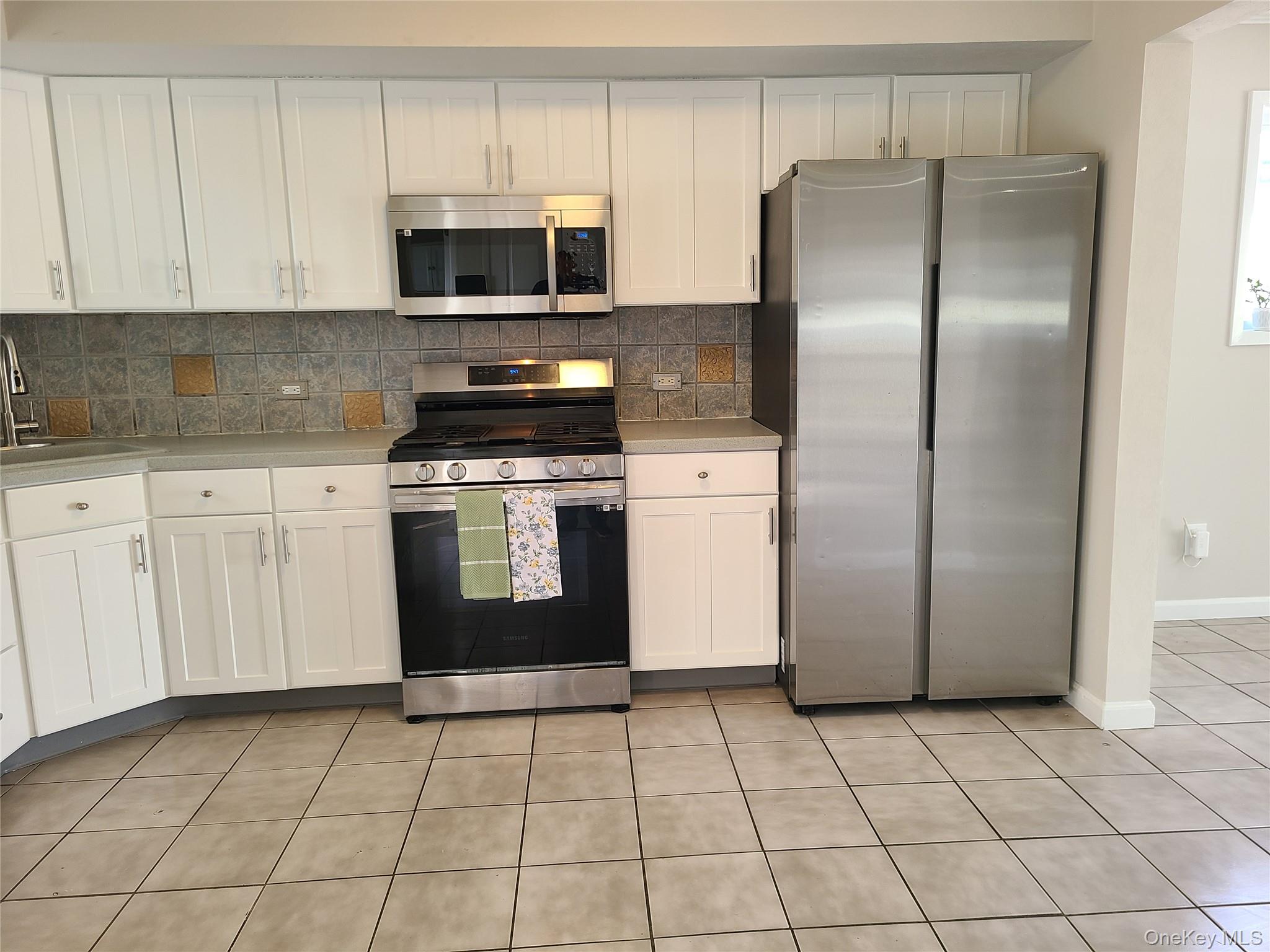 50 Ann Drive E, Freeport, NY 11520