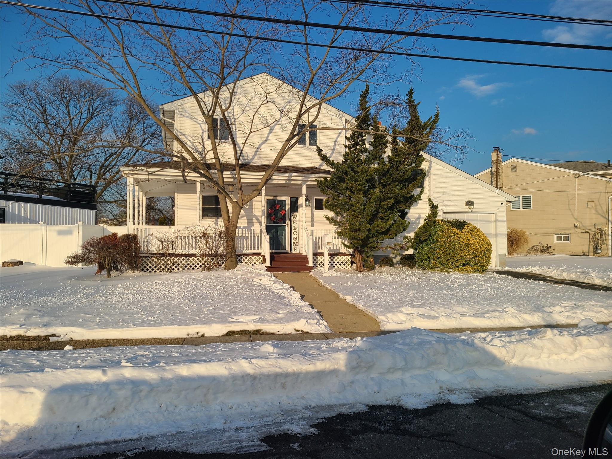 50 Ann Drive E, Freeport, NY 11520