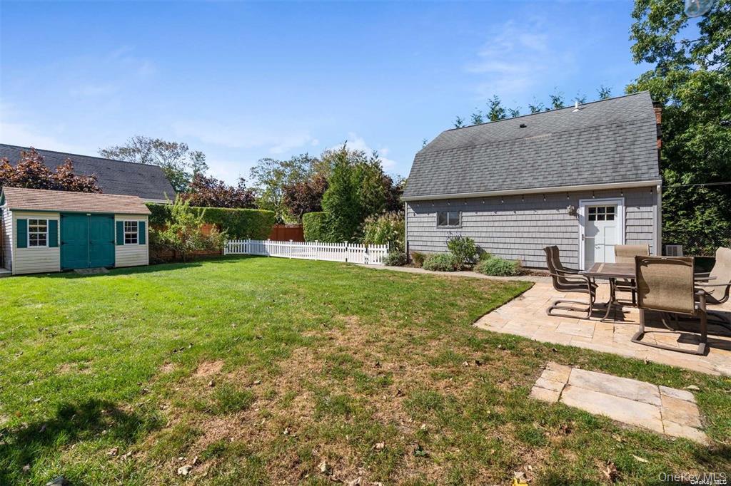 25 Gardners Lane # A, Hampton Bays, NY 11946