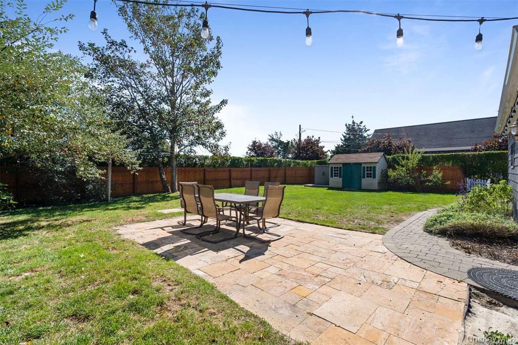 25 Gardners Lane # A, Hampton Bays, NY 11946