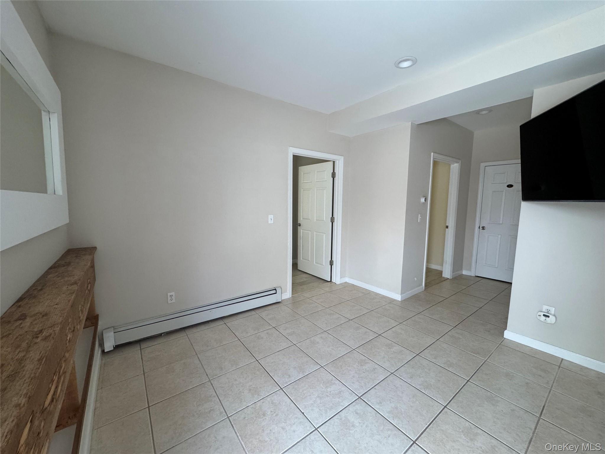 25 Gardners Lane # A, Hampton Bays, NY 11946