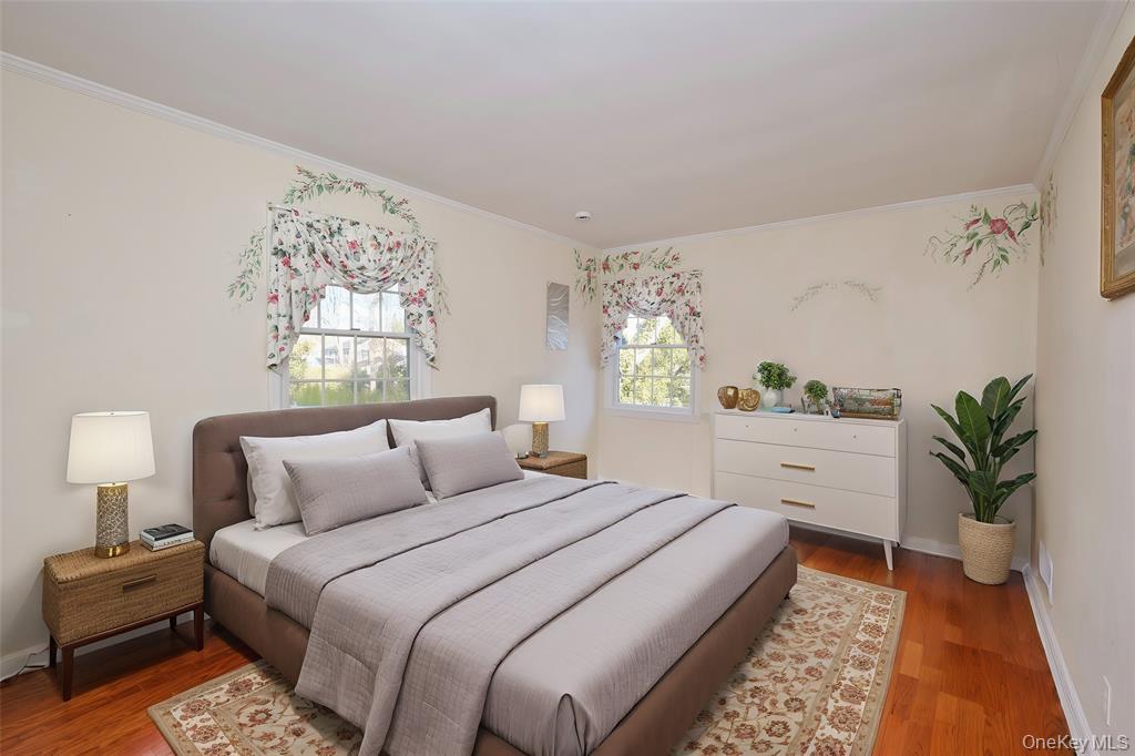 695 Hunt Lane, Manhasset, NY 11030