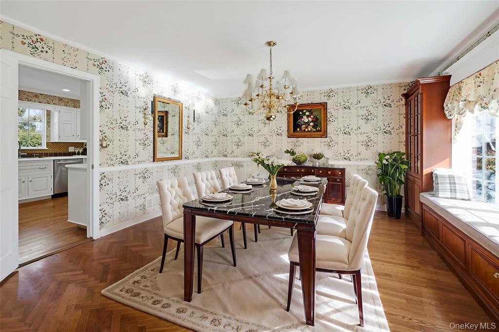 695 Hunt Lane, Manhasset, NY 11030