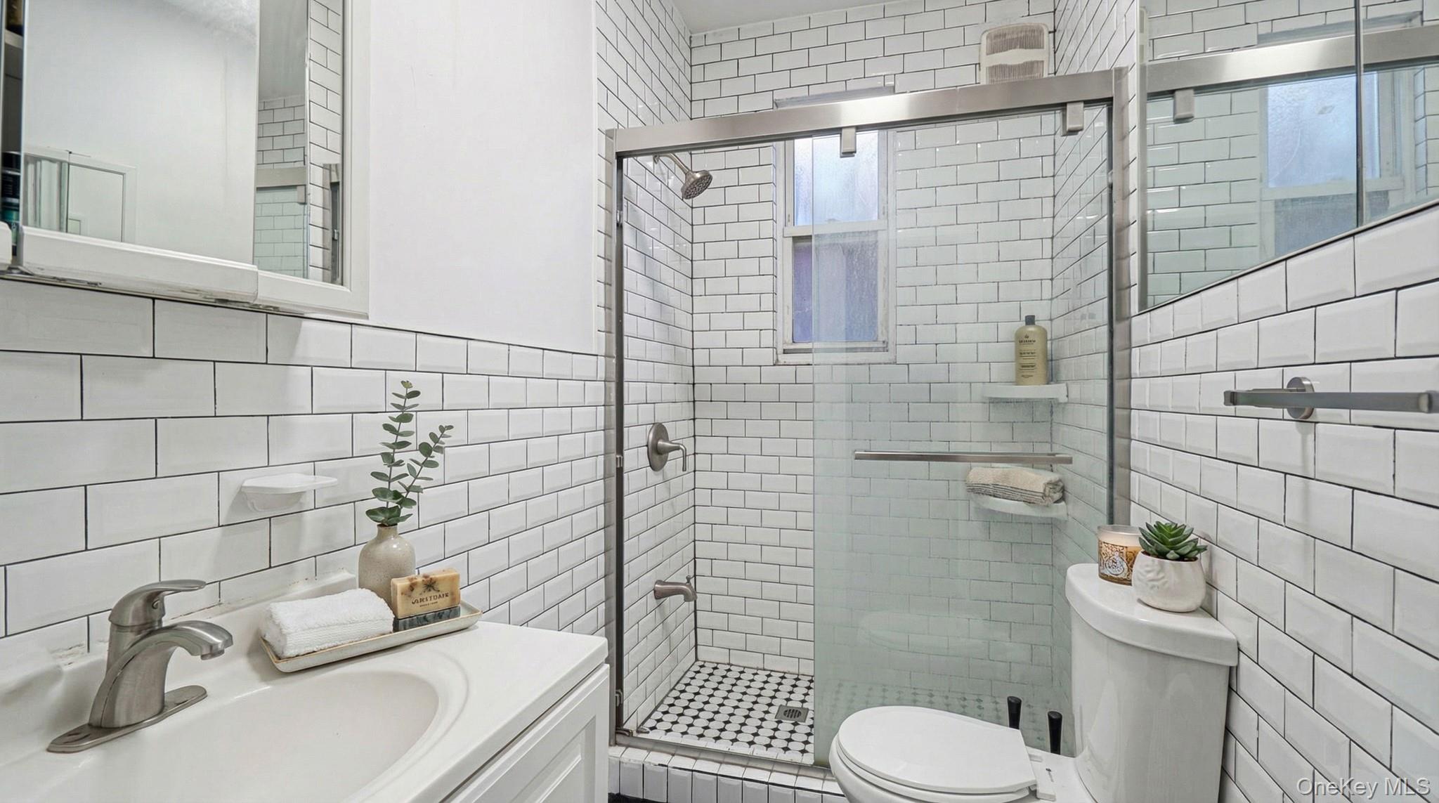 1659 Decatur Street, Ridgewood, NY 11385