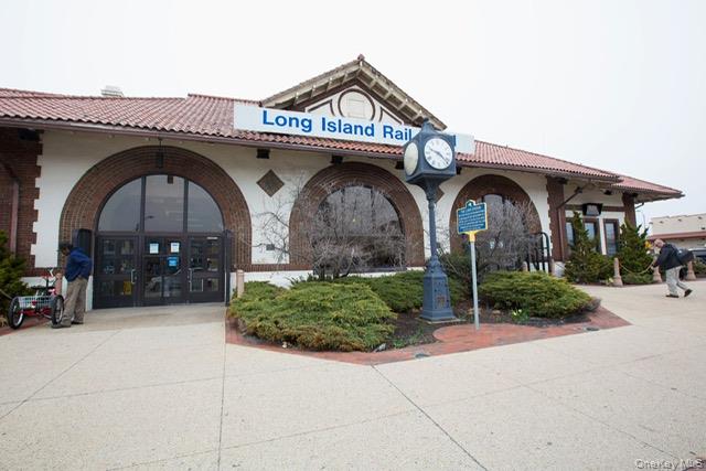 245 W Chester Street W, Long Beach, NY 11561