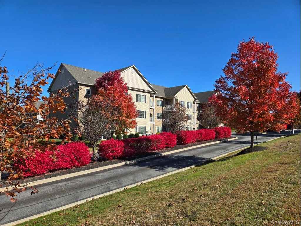 44 High Street # 325, Chester, NY 10918