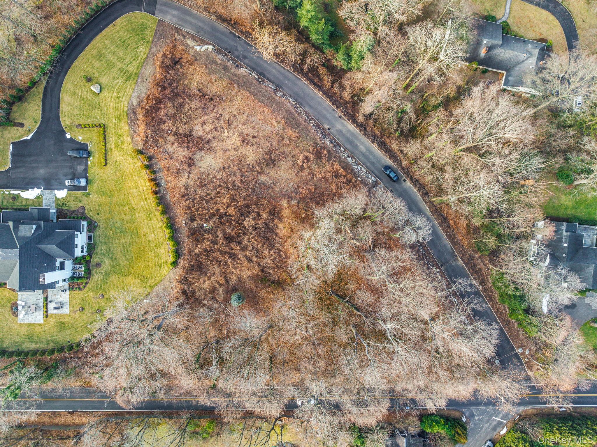 36 Cow Neck Road, Sands Point, NY 11050