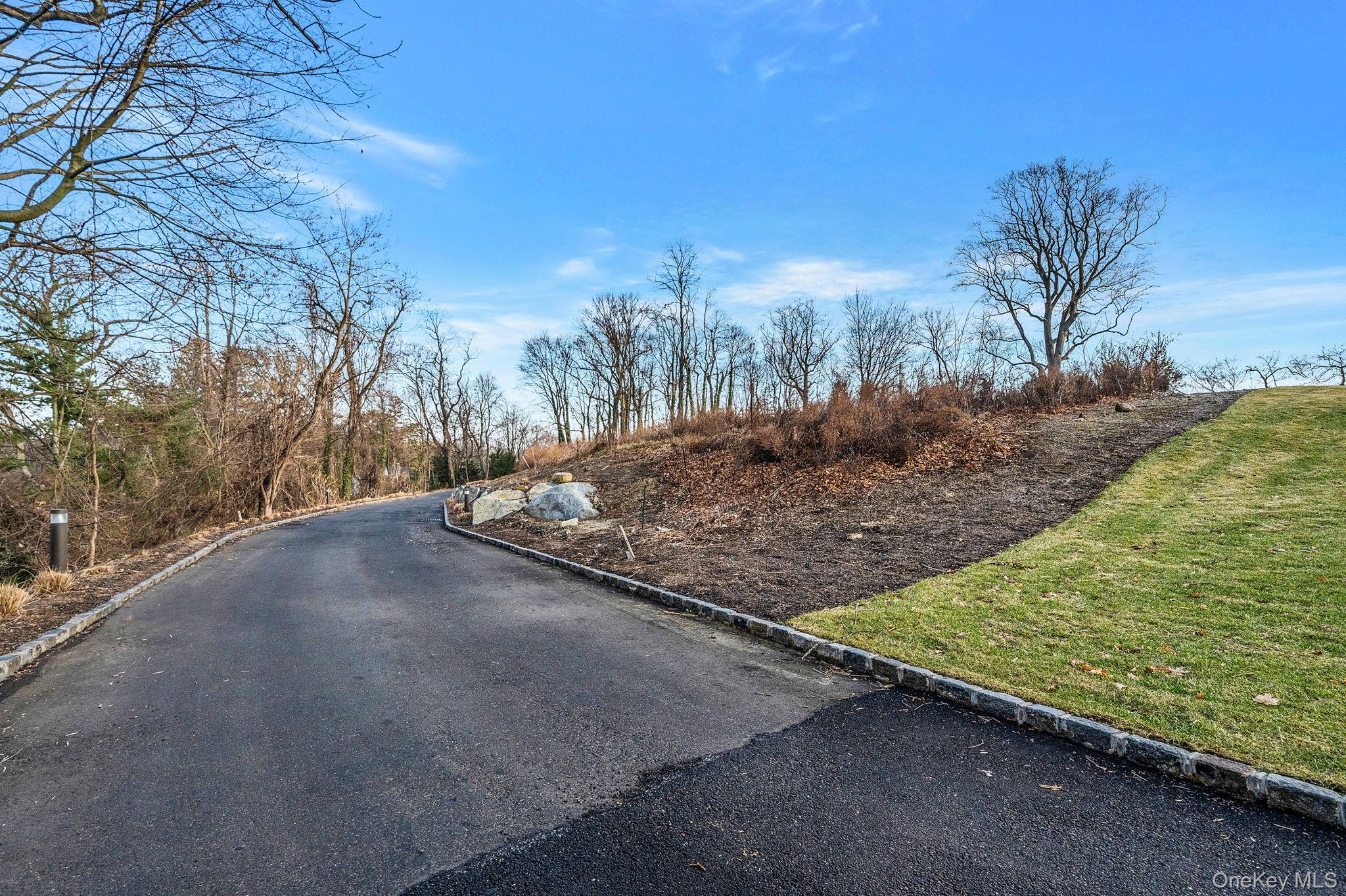 36 Cow Neck Road, Sands Point, NY 11050