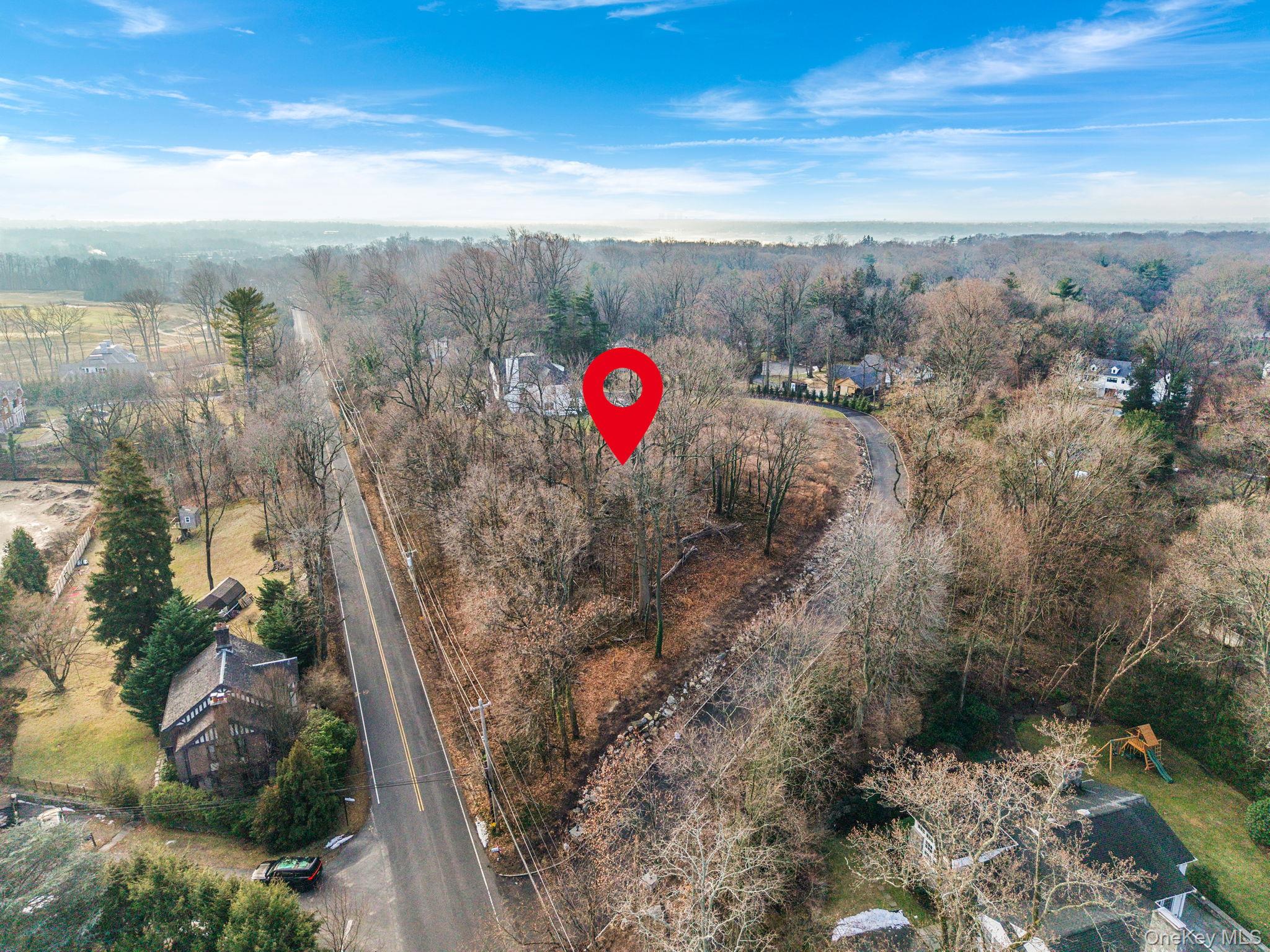 36 Cow Neck Road, Sands Point, NY 11050