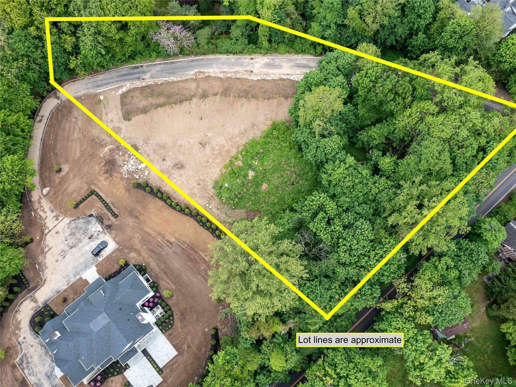 36 Cow Neck Road, Sands Point, NY 11050