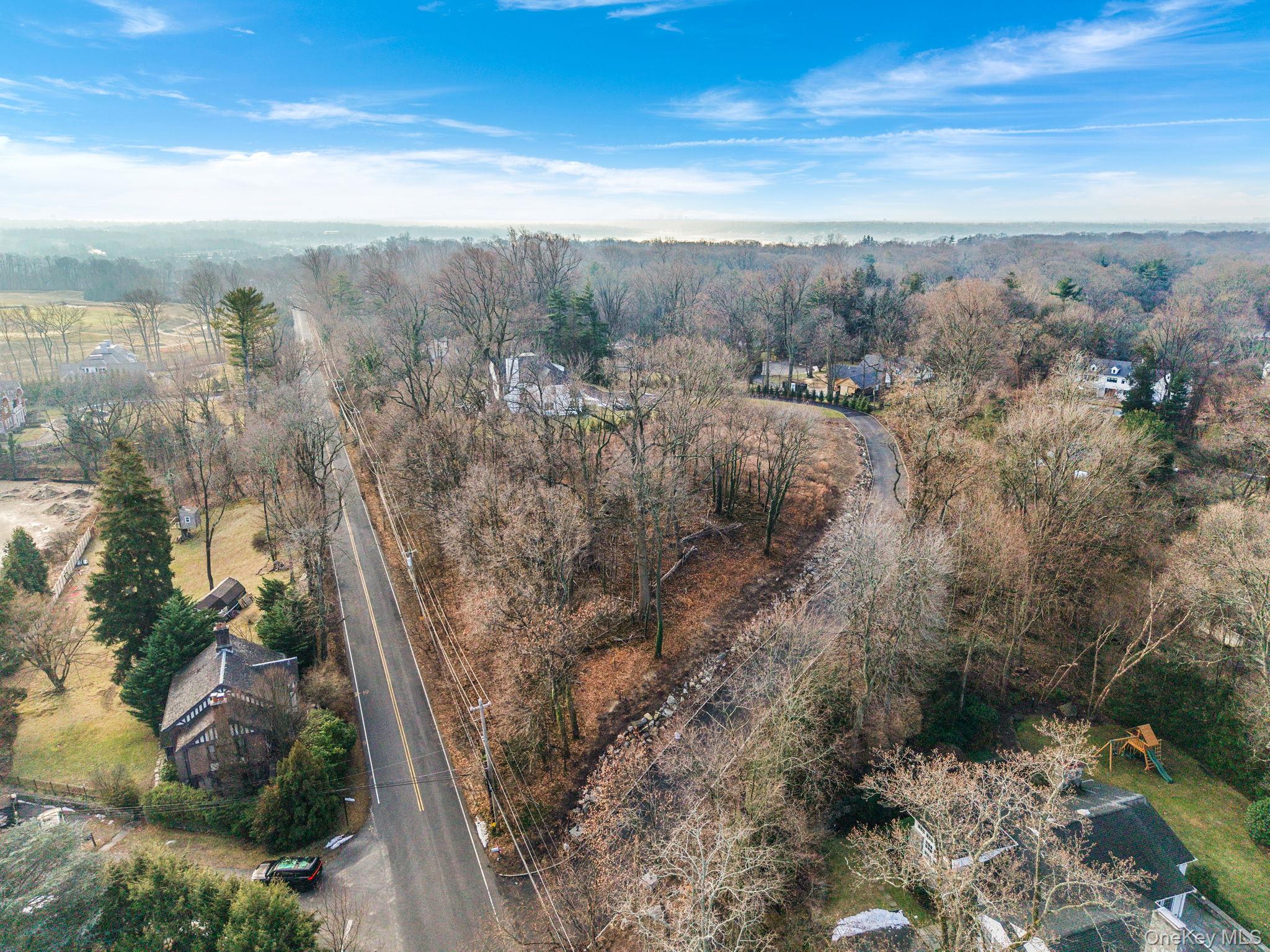 36 Cow Neck Road, Sands Point, NY 11050