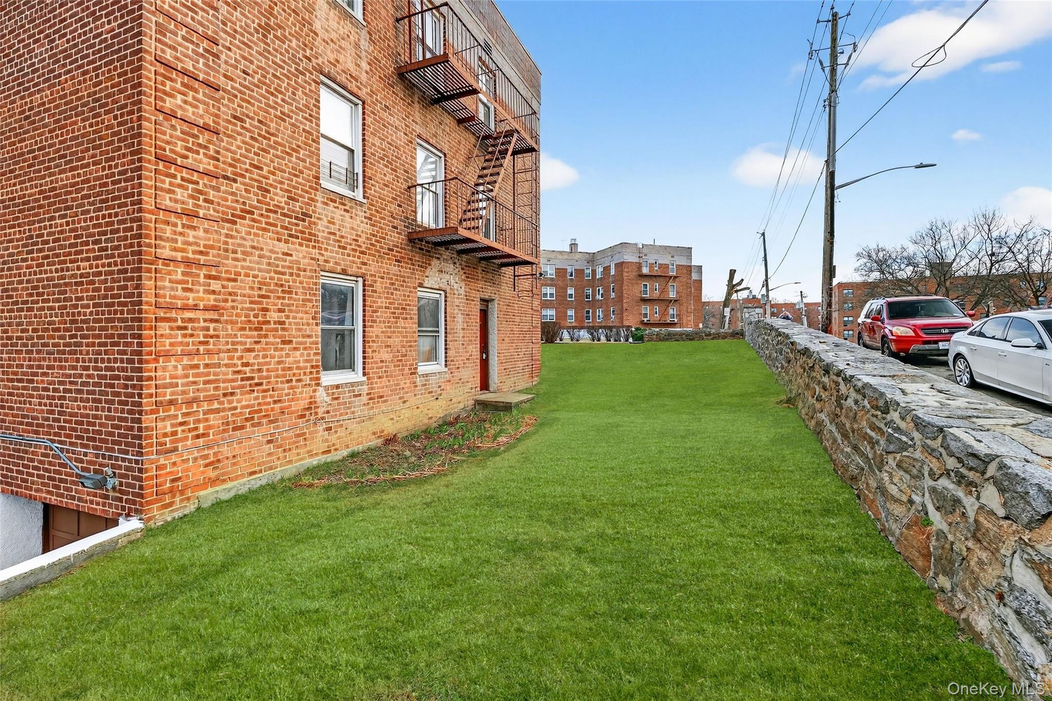 10 Davenport Avenue # 1F, New Rochelle, NY 10805