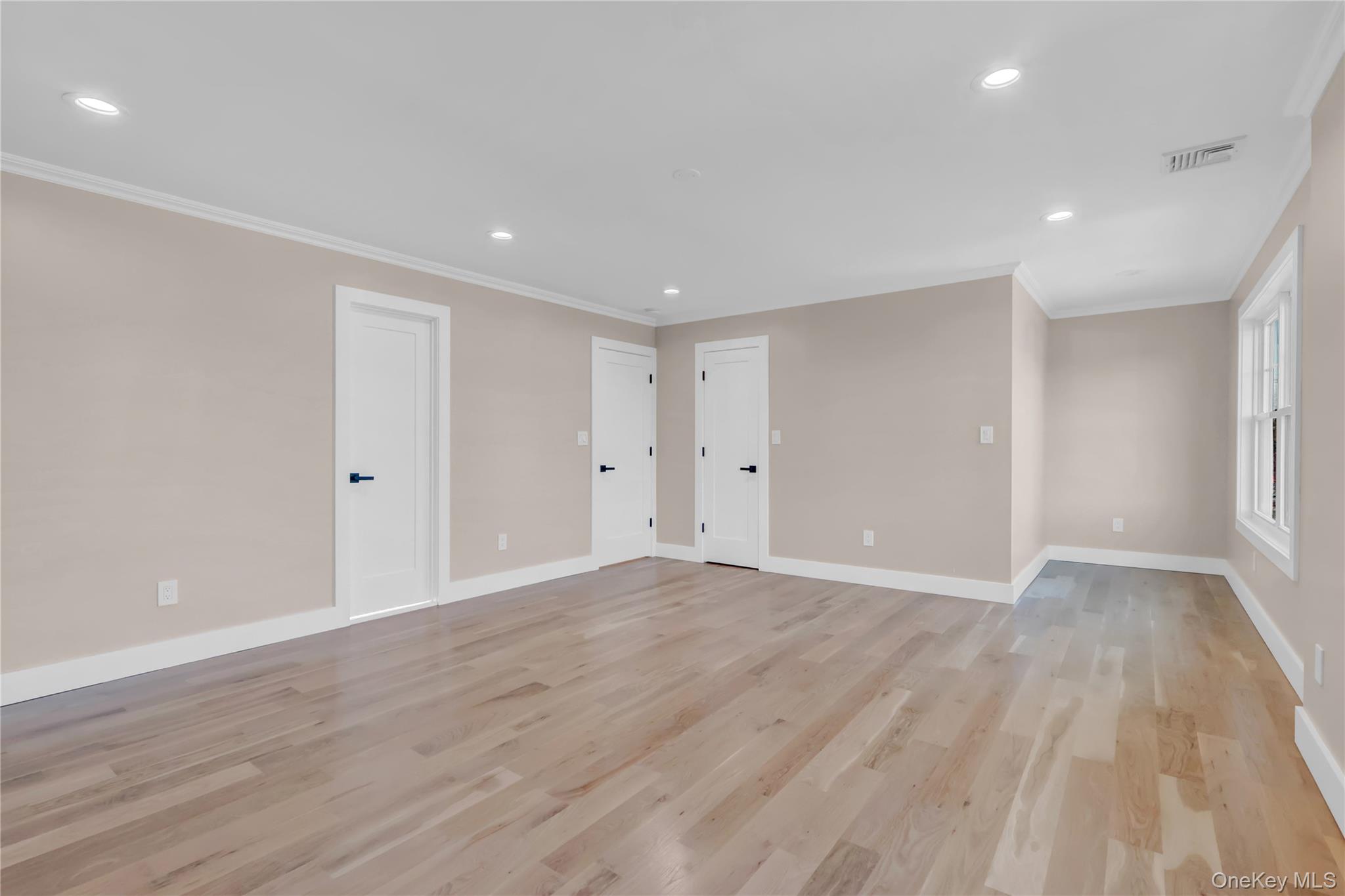 12 Dahlia Lane, Wantagh, NY 11793