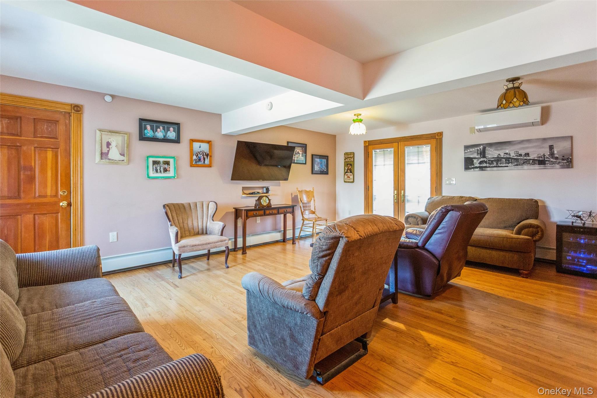 73 Parma Road, Island Park, NY 11558