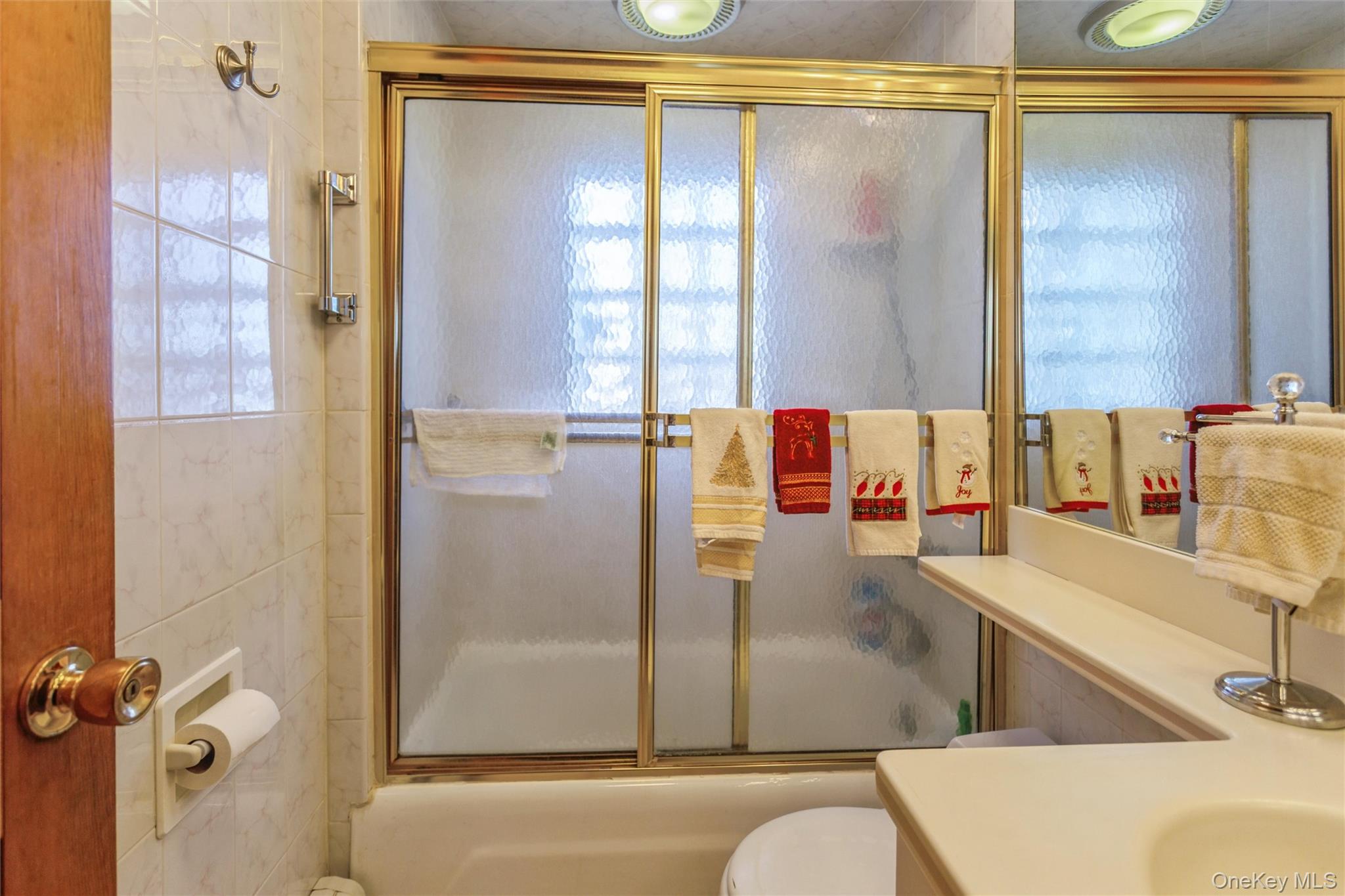 73 Parma Road, Island Park, NY 11558