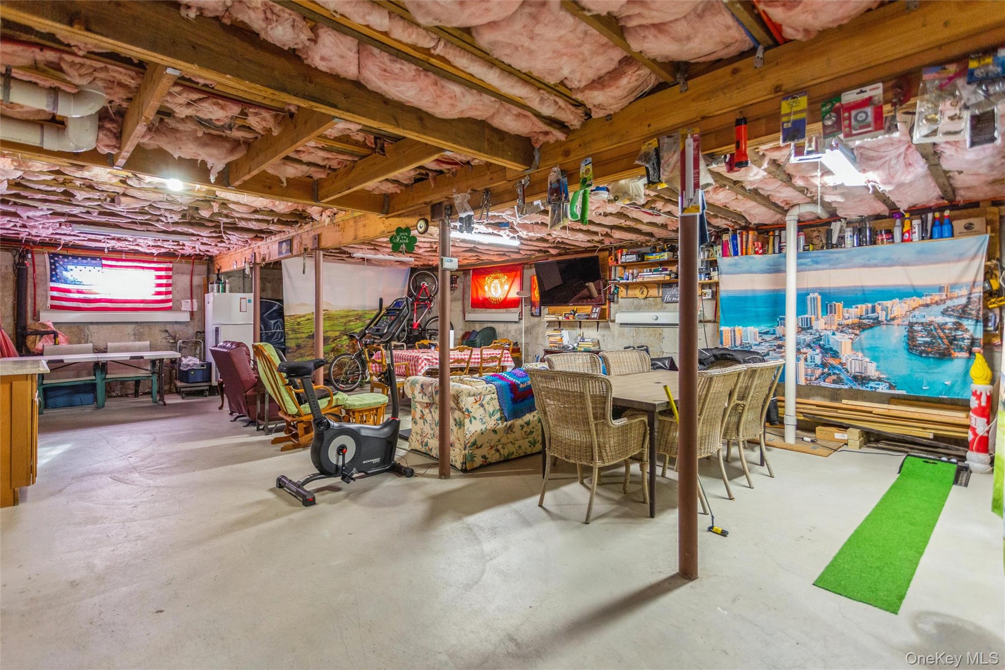 73 Parma Road, Island Park, NY 11558