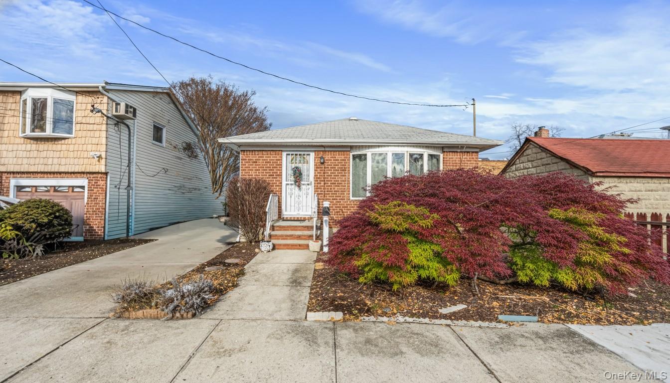 135-15 63rd Avenue, Flushing, NY 11367