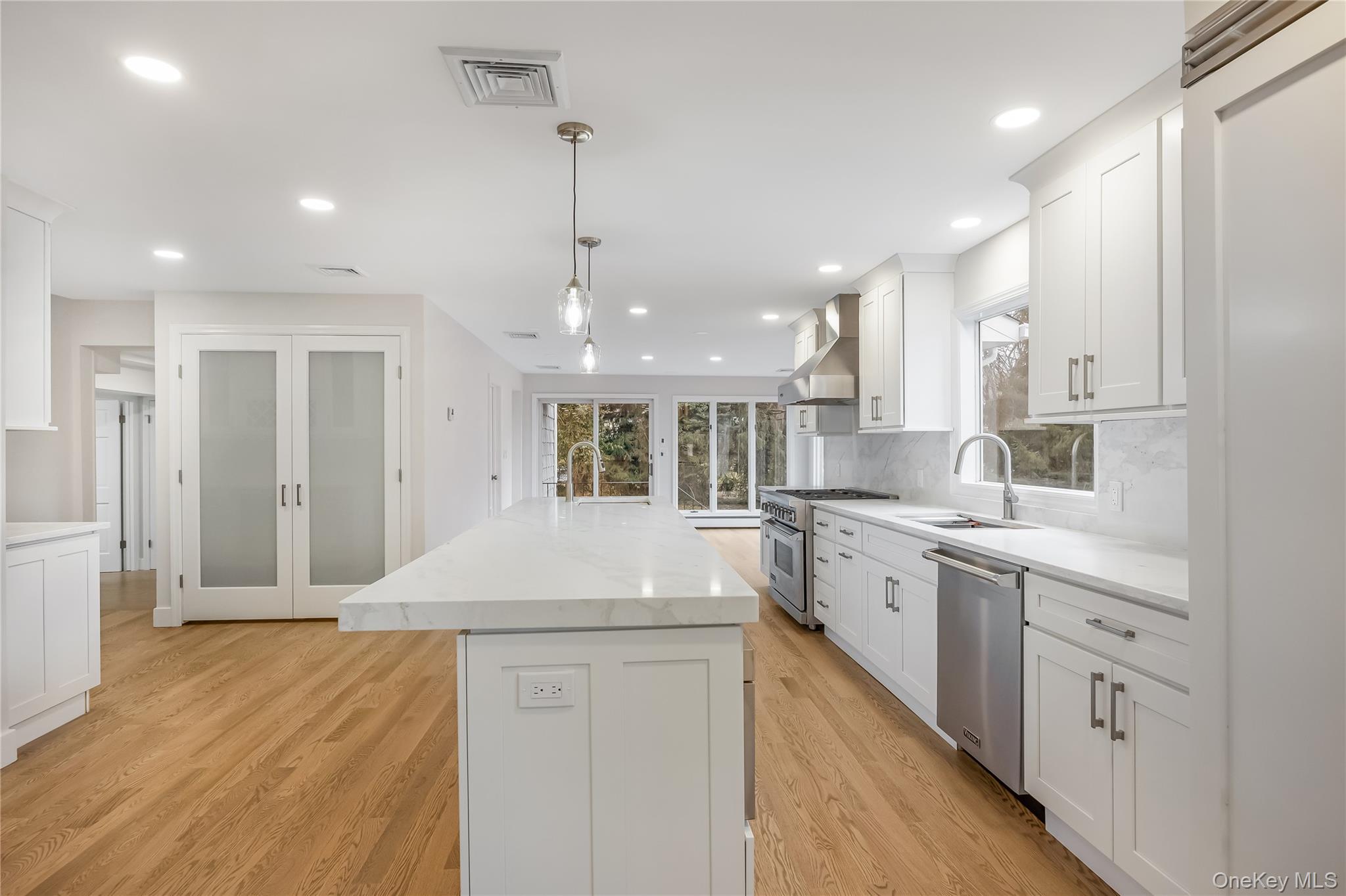 20 Rolling Drive, Brookville, NY 11545