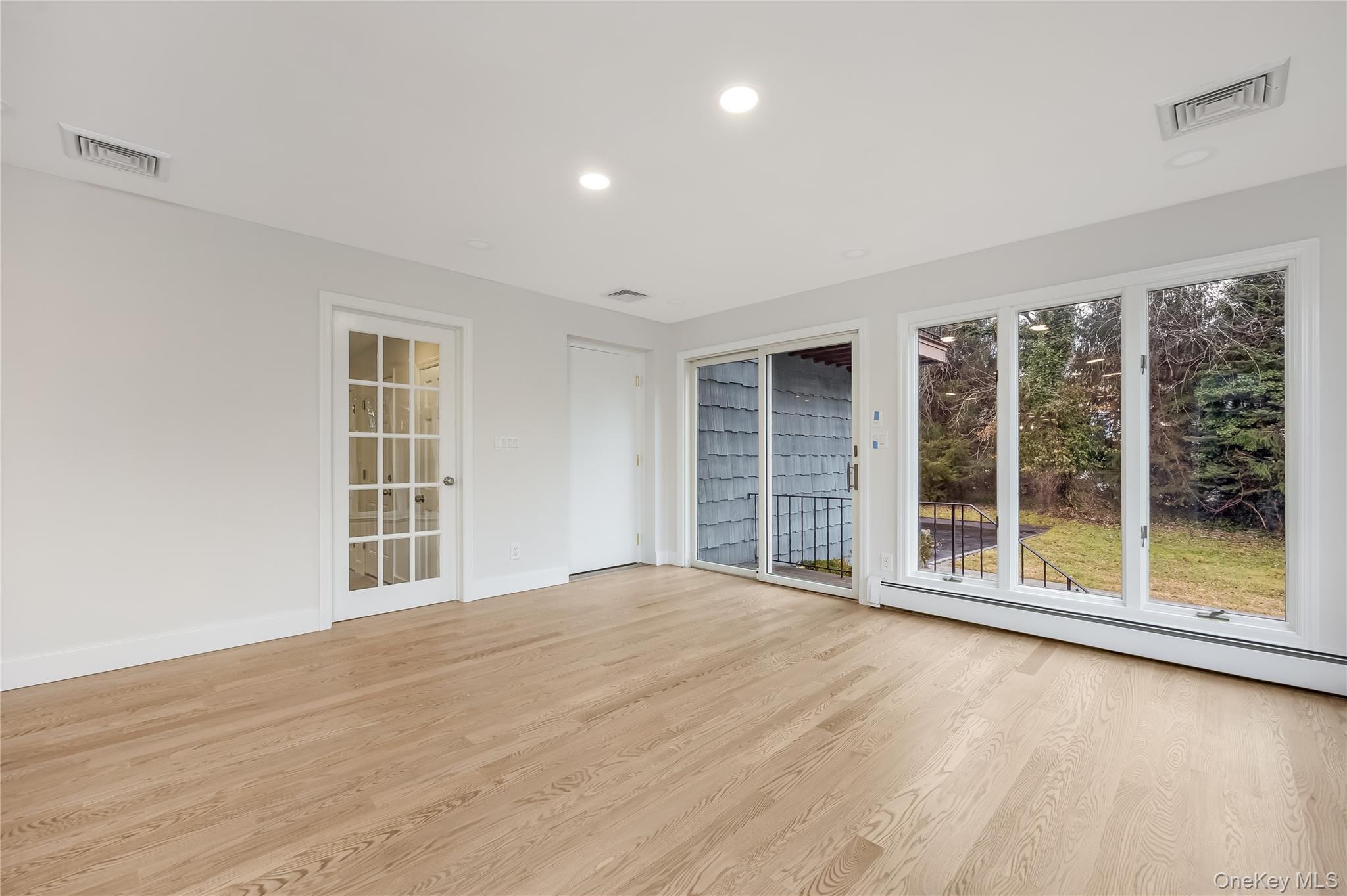 20 Rolling Drive, Brookville, NY 11545