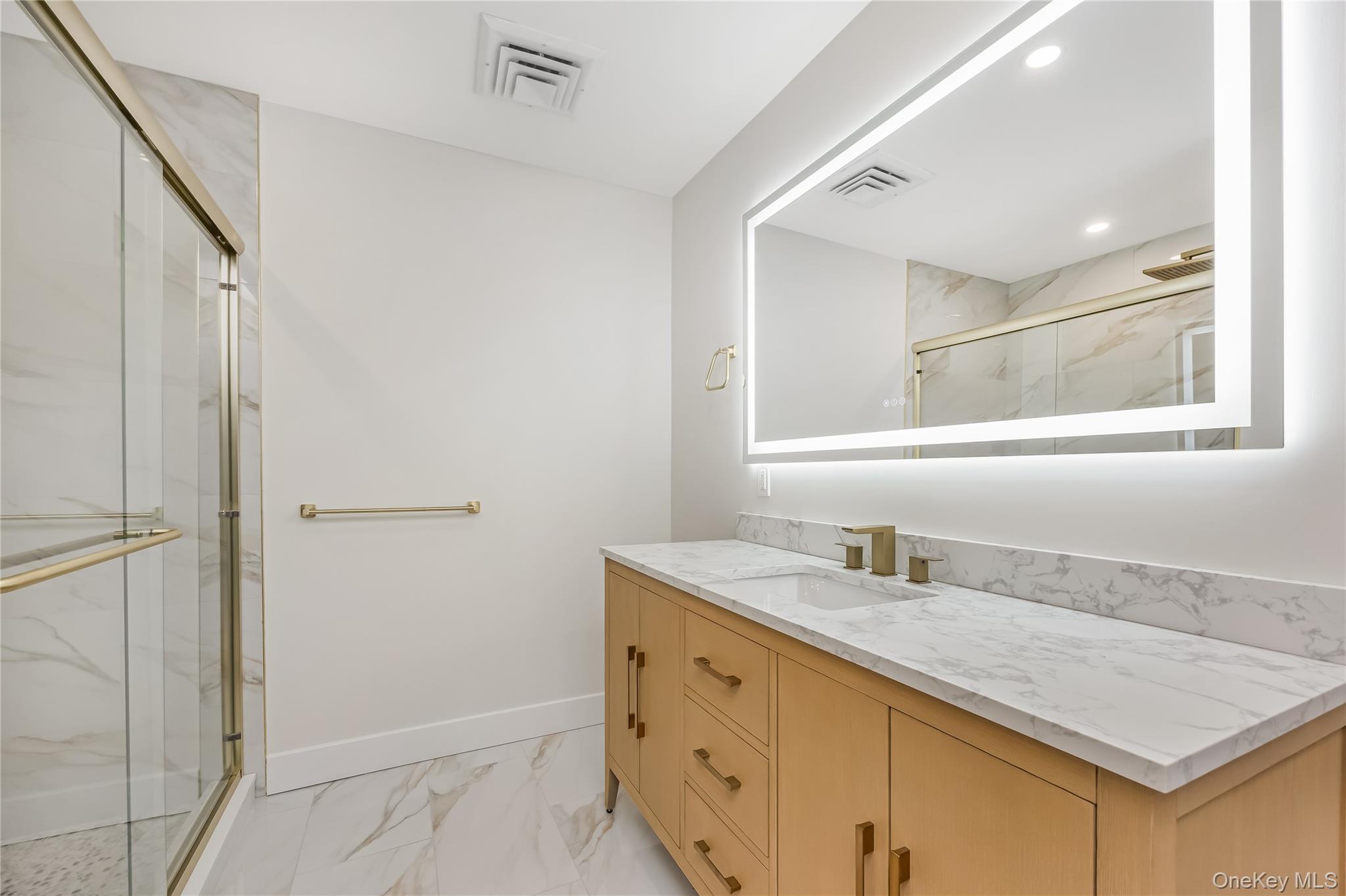 20 Rolling Drive, Brookville, NY 11545