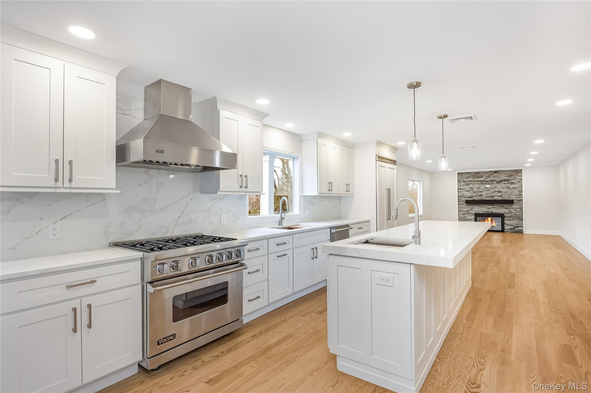 20 Rolling Drive, Brookville, NY 11545