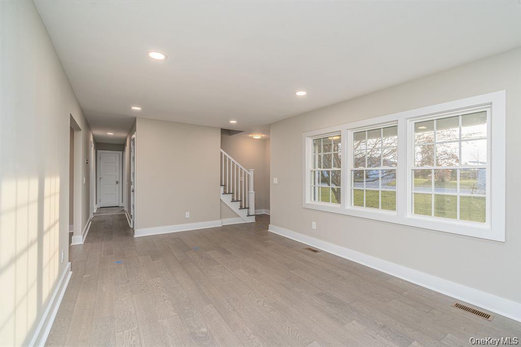 970 Village Lane, Mattituck, NY 11952