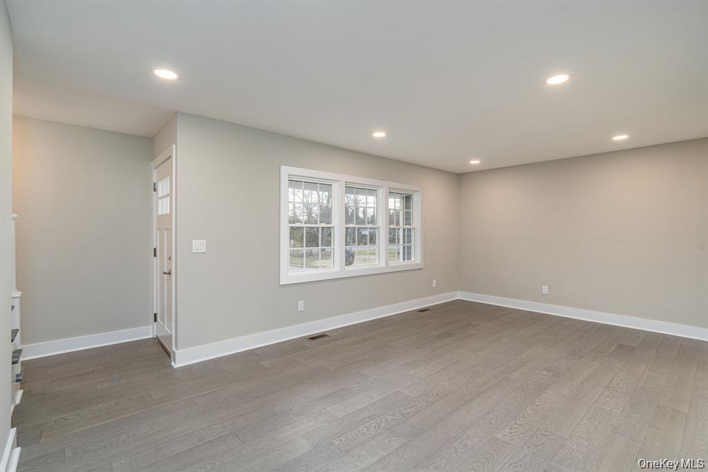 970 Village Lane, Mattituck, NY 11952