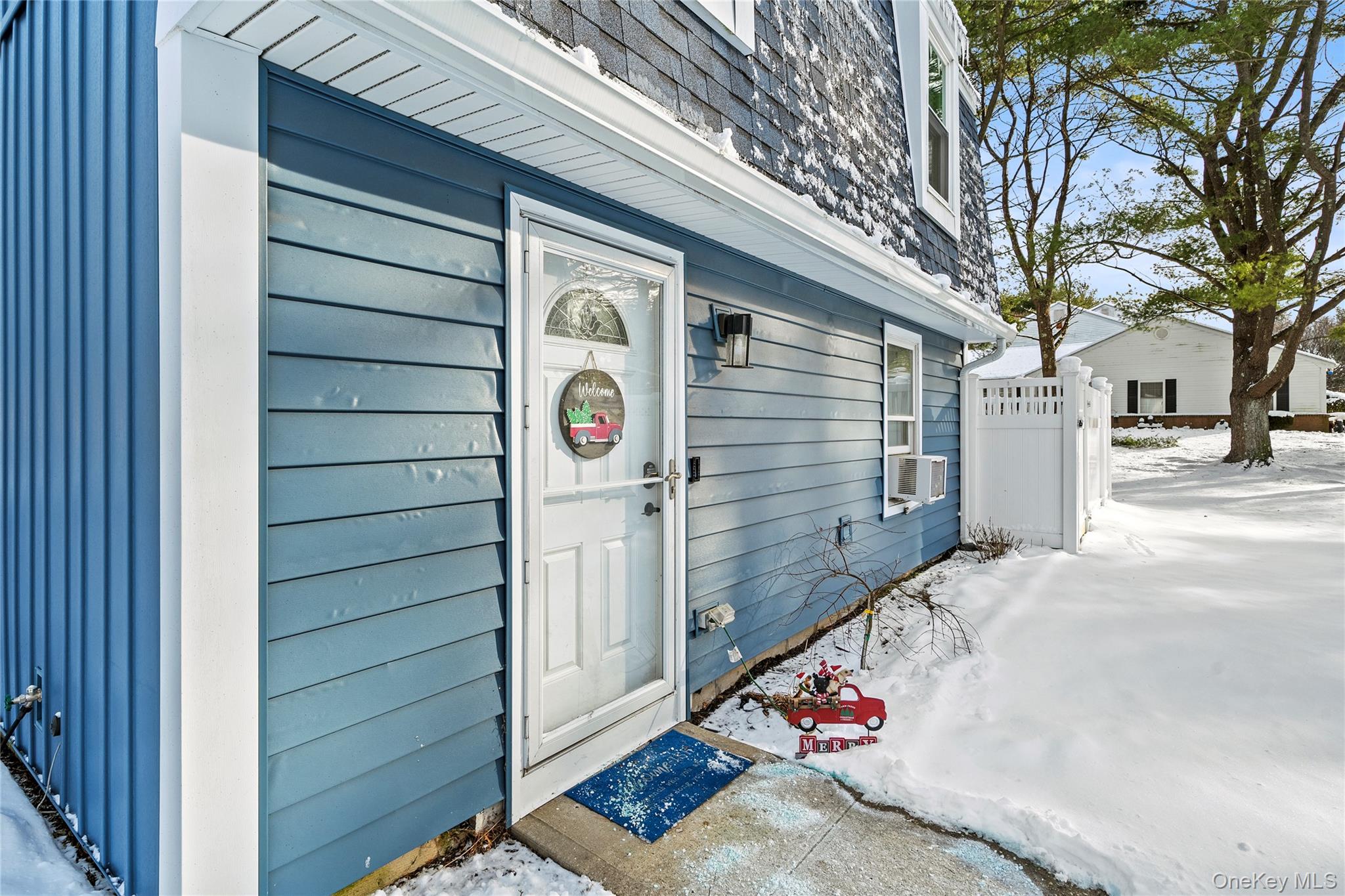 61 Federal Lane, Coram, NY 11727