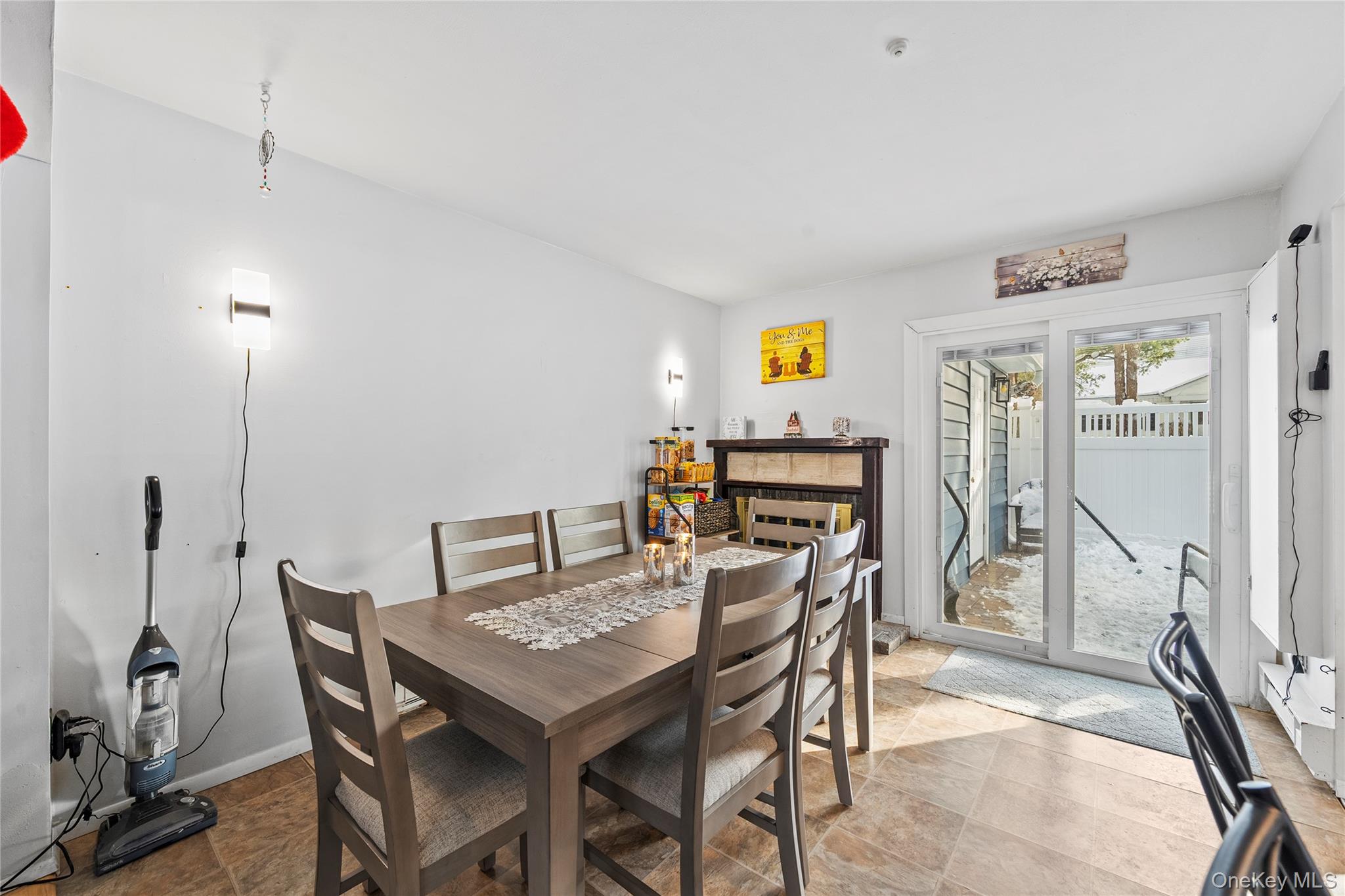 61 Federal Lane, Coram, NY 11727