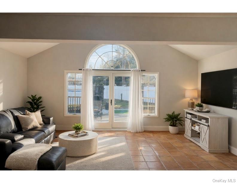 65 Prince Lane, Westbury, NY 11590