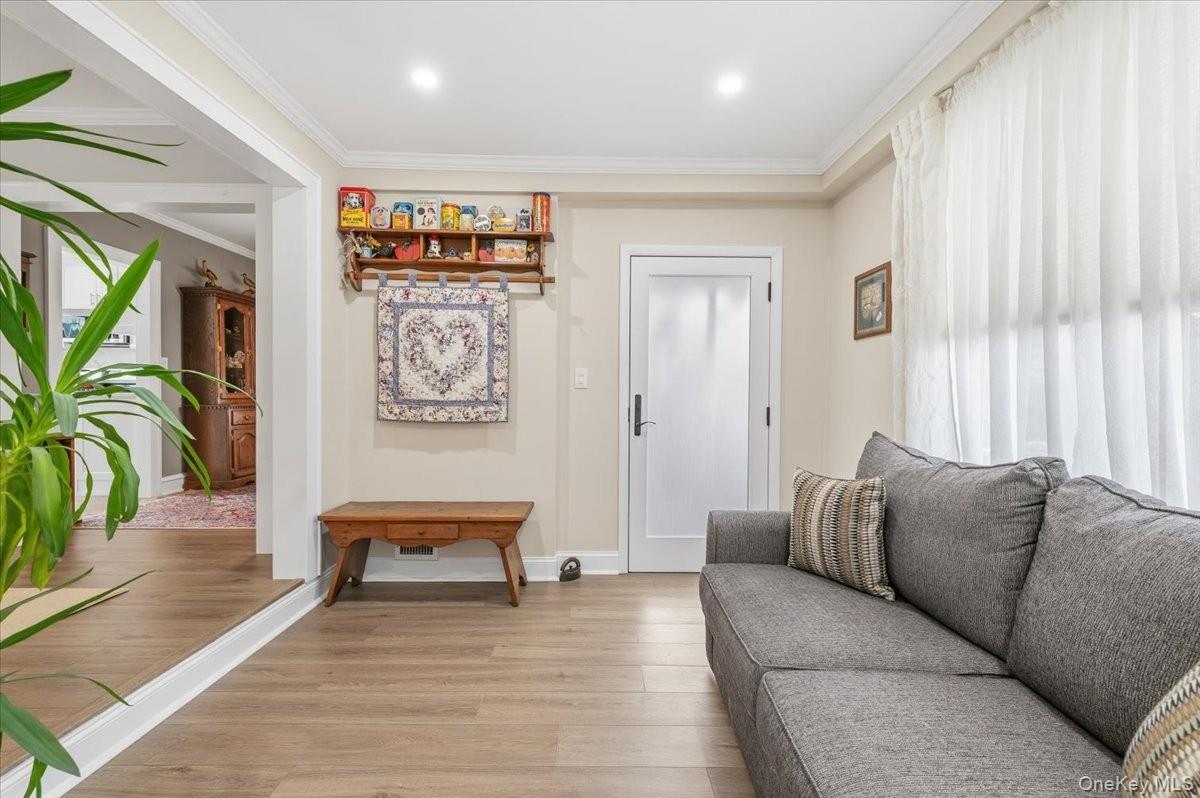 112 Longworth Avenue, Woodmere, NY 11598