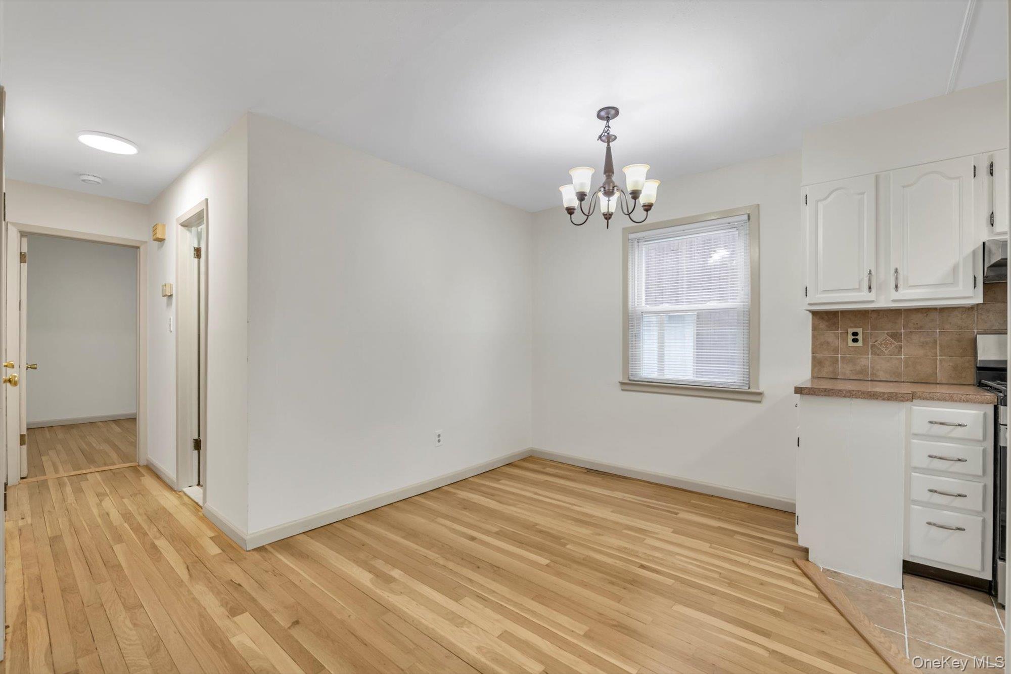 9 Graywood Road, Port Washington, NY 11050