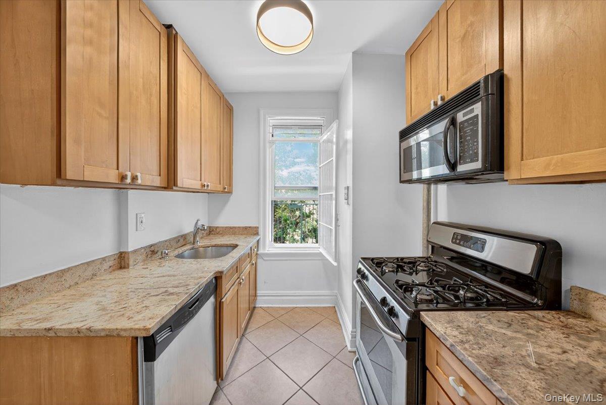 811 Walton Avenue # C15, Bronx, NY 10451