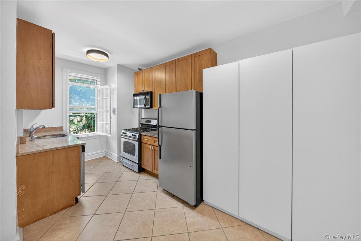 811 Walton Avenue # C15, Bronx, NY 10451